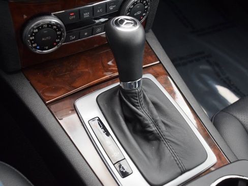 Used 2008 Mercedes-Benz C 300 Sedan image 25