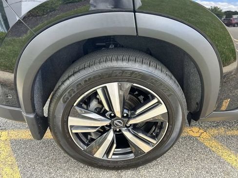 Certified 2025 Nissan Rogue SL AWD/4WD image 12
