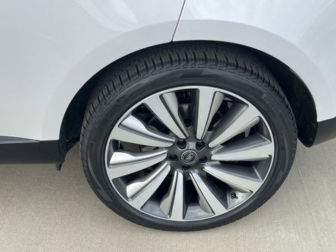 Used 2023 Land Rover Range Rover SV image 11