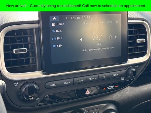 Used 2023 Hyundai Venue SEL image 5