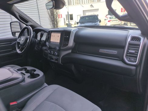 Used 2024 RAM 2500 Big Horn image 31