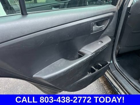 Used 2017 Toyota Camry LE FWD image 11