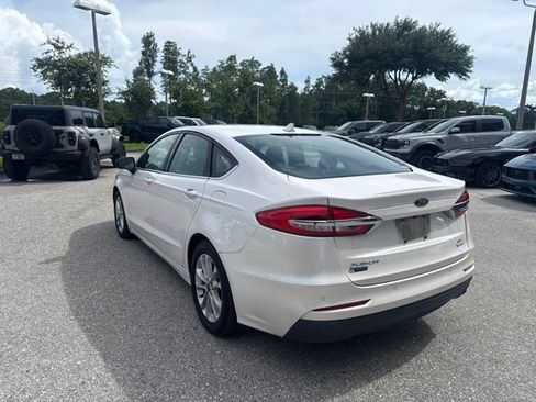 Used 2019 Ford Fusion SE FWD image 4