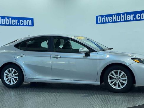 Used 2025 Toyota Camry LE w/ Convenience Package FWD image 9