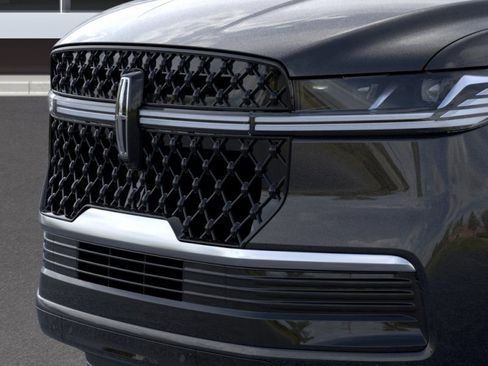 New 2026 Lincoln Navigator Reserve image 17