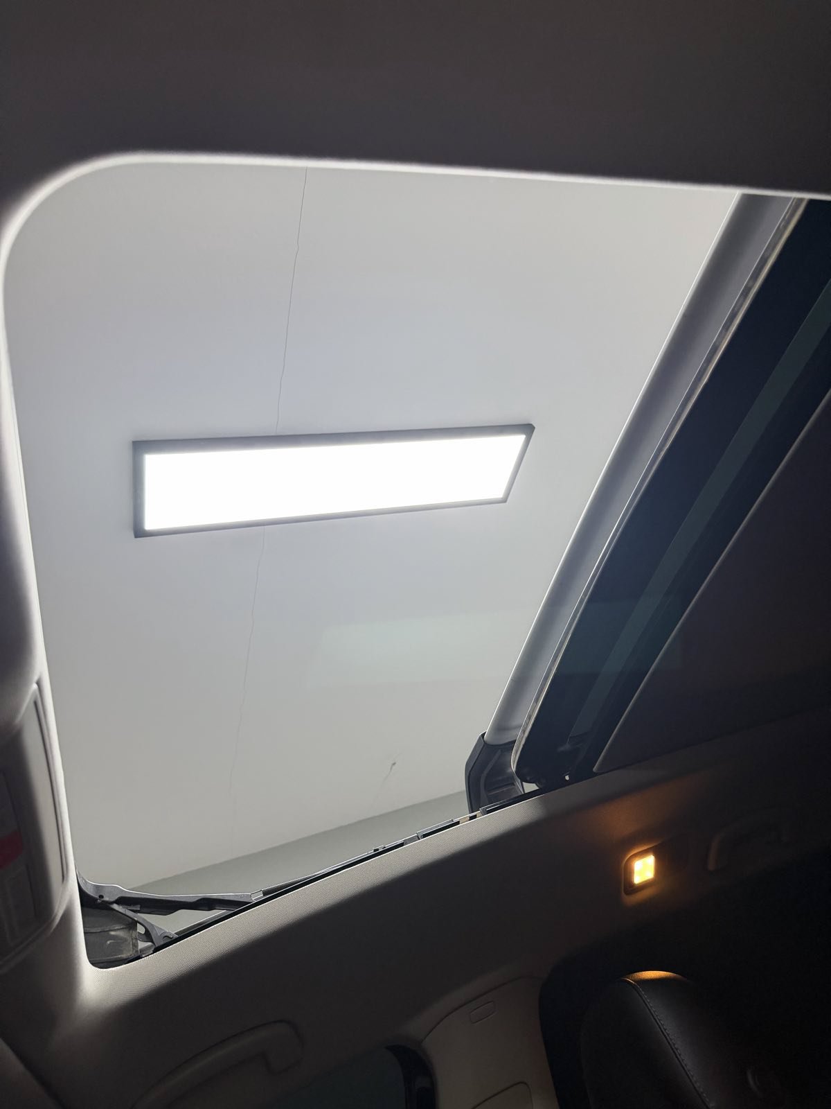 Used 2019 Volkswagen Atlas SE FWD image 12