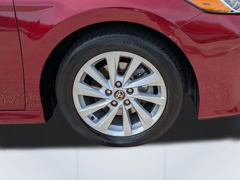 Used 2019 Toyota Camry LE FWD image 11