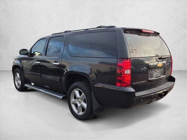 Used 2013 Chevrolet Suburban LT w/ Luxury Package AWD/4WD image 7