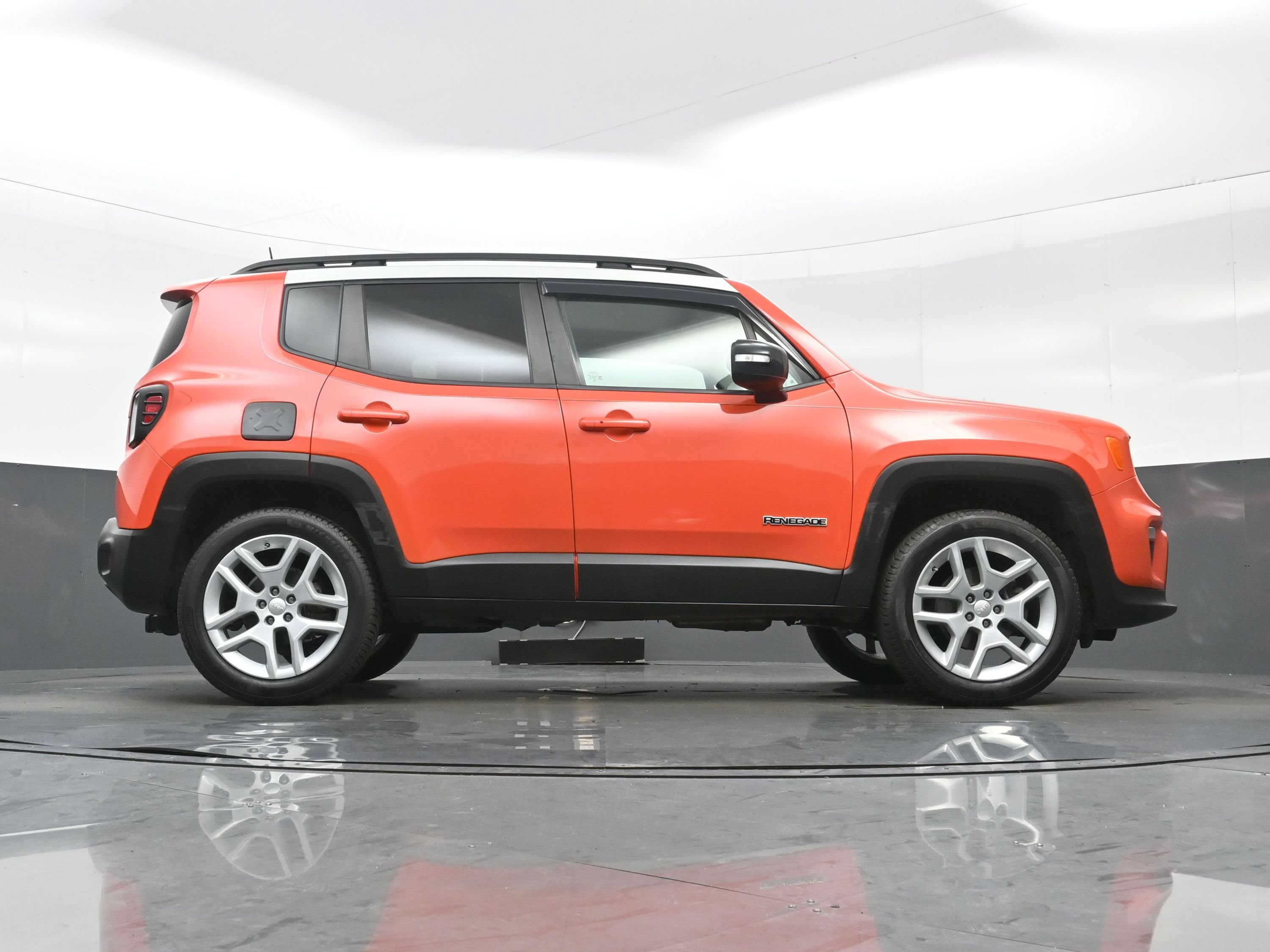 Used 2021 Jeep Renegade Latitude AWD/4WD image 29