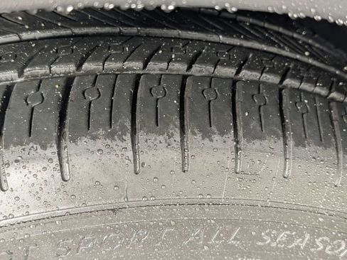 Used 2018 Maserati Levante AWD/4WD image 9