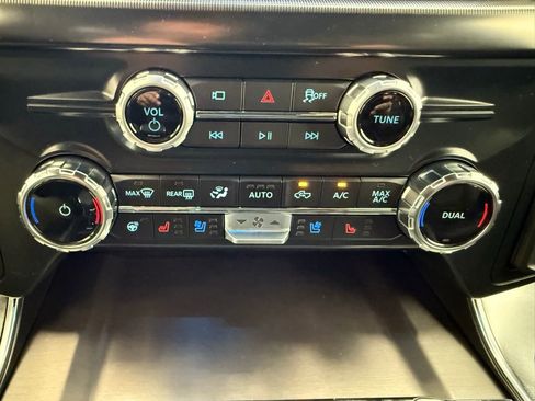 New 2025 Ford F150 Platinum image 42