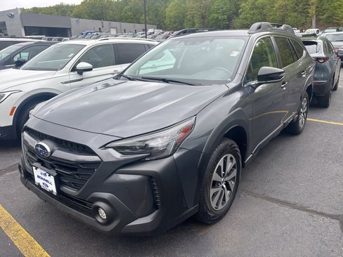 Used 2024 Subaru Outback Premium AWD/4WD image 1