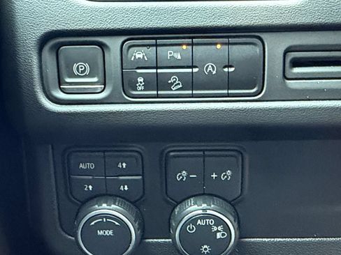 Used 2023 Chevrolet Tahoe Premier AWD/4WD image 36