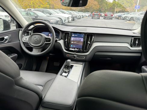 Certified 2025 Volvo XC60 B5 Plus image 21