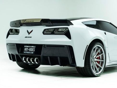 Used 2016 Chevrolet Corvette Z06 w/ 3LZ Preferred Equipment Group image 15