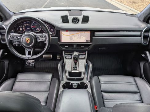 Used 2021 Porsche Cayenne Turbo image 31