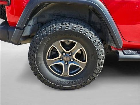Used 2018 Jeep Wrangler Unlimited Rubicon w/ Dual Top Group AWD/4WD image 18