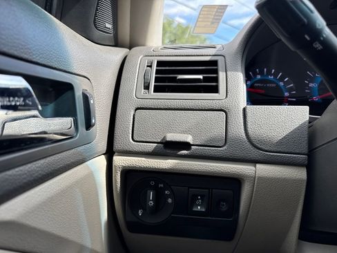 Used 2012 Ford Fusion SEL image 41