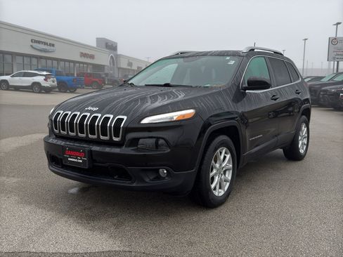 Used 2016 Jeep Cherokee Latitude w/ Comfort/Convenience Group image 2