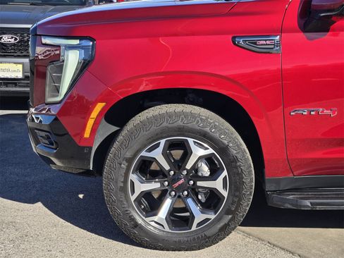 Used 2025 GMC Yukon AT4 image 8