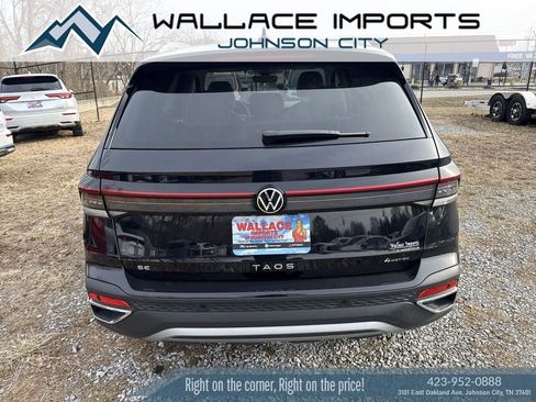 New 2026 Volkswagen Taos SE image 5