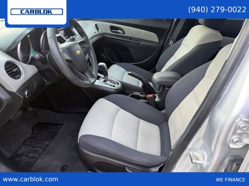 Used 2016 Chevrolet Cruze LS image 9