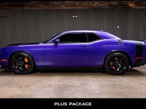 Used 2019 Dodge Challenger SRT Hellcat Redeye image 5