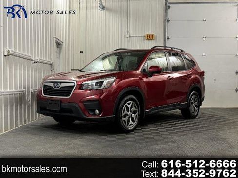 Used 2021 Subaru Forester Premium image 1