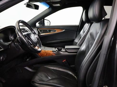 Used 2019 Lincoln Nautilus Reserve image 13