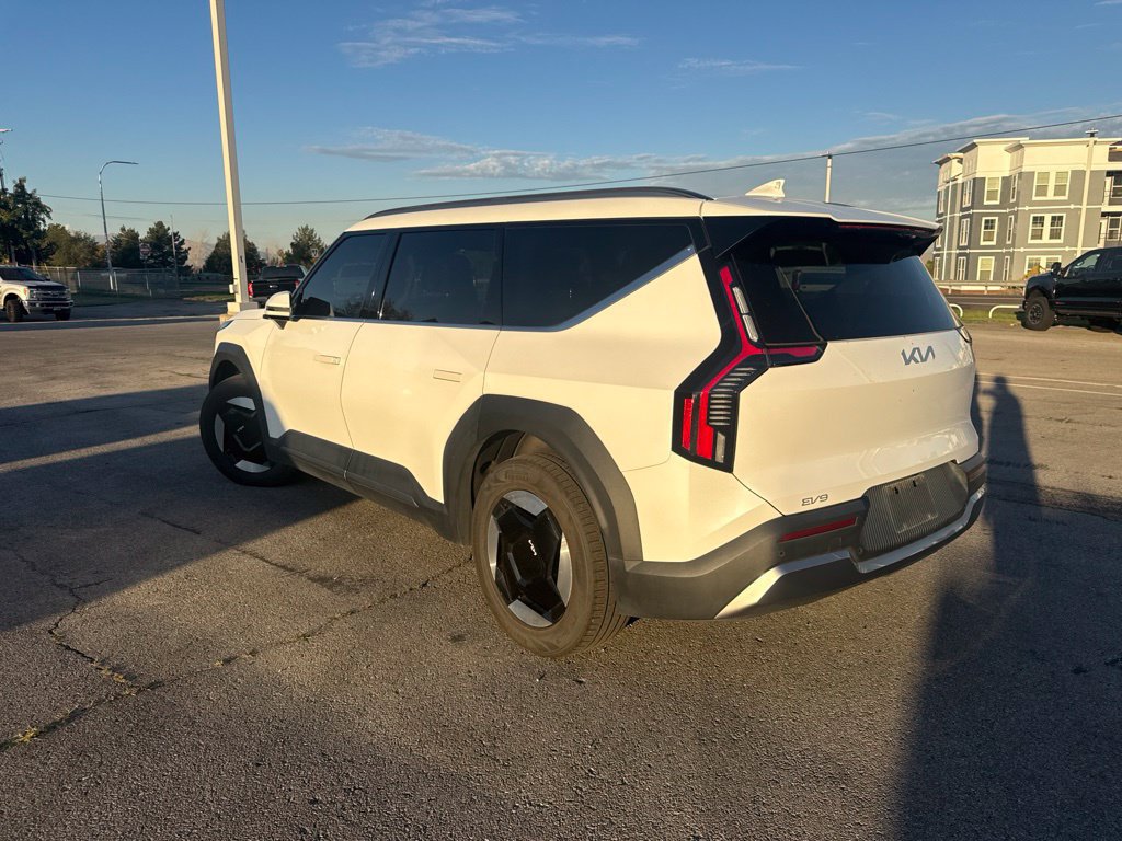 Used 2024 Kia EV9 Wind AWD/4WD image 10