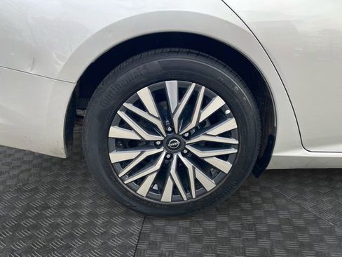 Used 2024 Nissan Altima 2.5 SV image 32