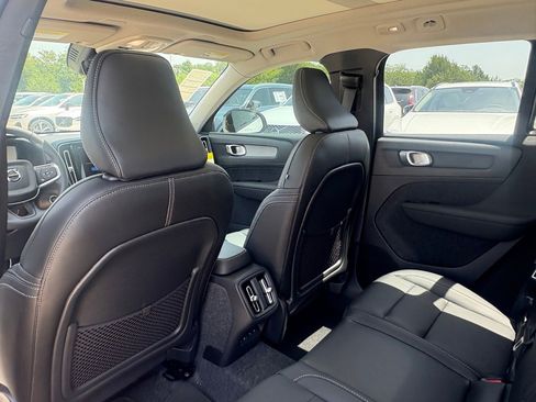 New 2026 Volvo XC40 B4 Core w/ Protection Package Premier image 21