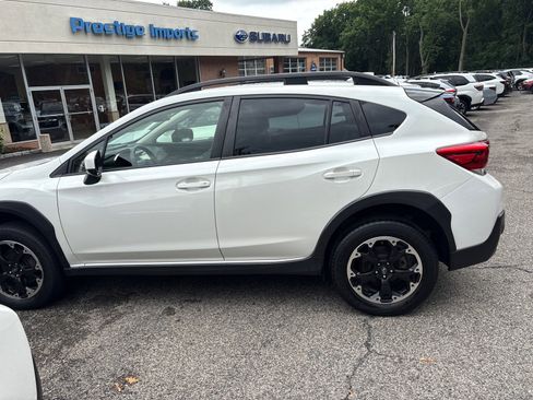 Used 2022 Subaru Crosstrek 2.0i Premium image 4