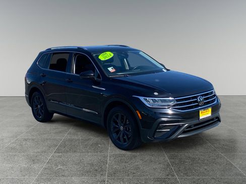 Used 2024 Volkswagen Tiguan SE image 7