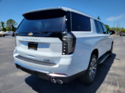 New 2026 Chevrolet Suburban High Country RWD image 5