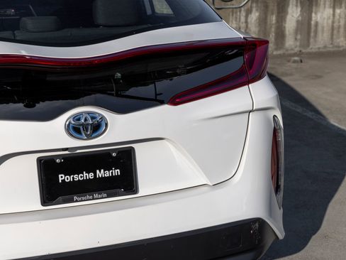 Used 2021 Toyota Prius Prime LE FWD image 18