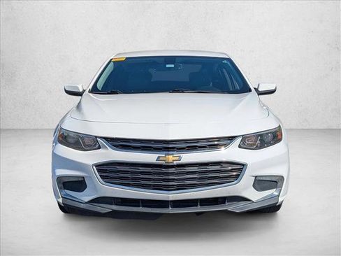 Used 2018 Chevrolet Malibu LT w/ Leather Package image 3