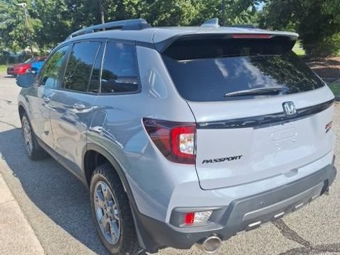 Used 2025 Honda Passport TrailSport image 7