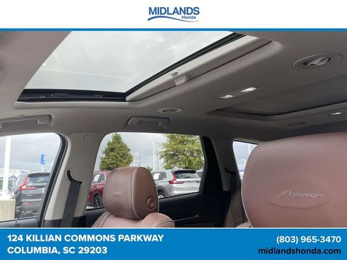 Used 2021 Buick Enclave Avenir w/ Avenir Technology Package AWD/4WD image 17