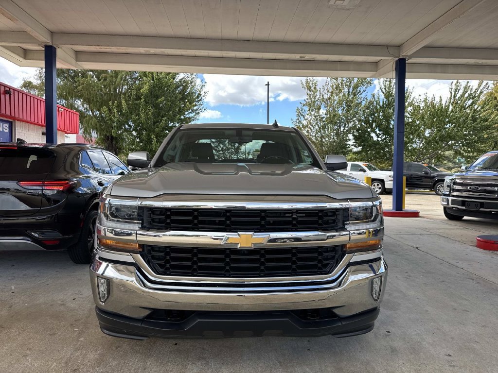 Used 2019 Chevrolet Silverado 1500 LT w/ Texas Edition AWD/4WD image 2