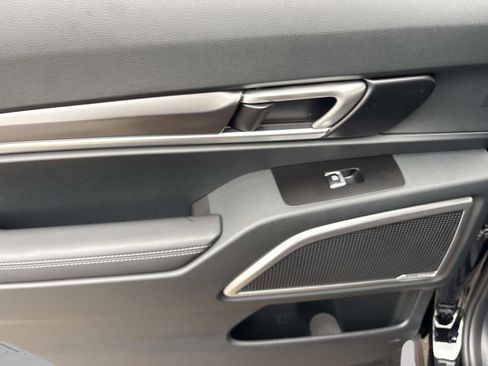 New 2025 Kia Telluride S image 19