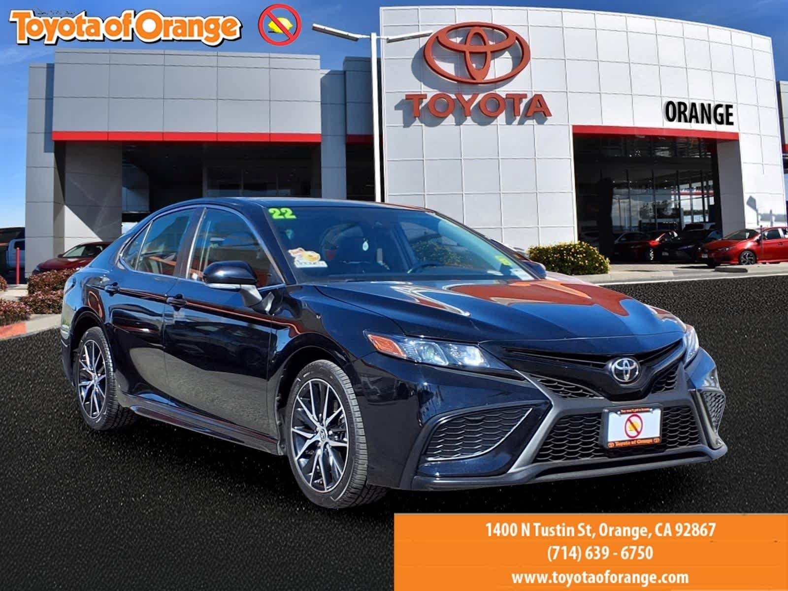 Used 2022 Toyota Camry SE w/ Carpet Mat Package (TMS) FWD image 1