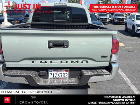 Used 2023 Toyota Tacoma TRD Off-Road w/ Black Out Package (TMS) AWD/4WD image 5