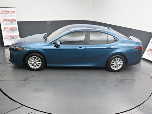 Used 2026 Toyota Camry LE image 30