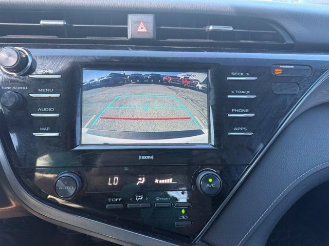 Used 2020 Toyota Camry SE w/ Blackout Package FWD image 25