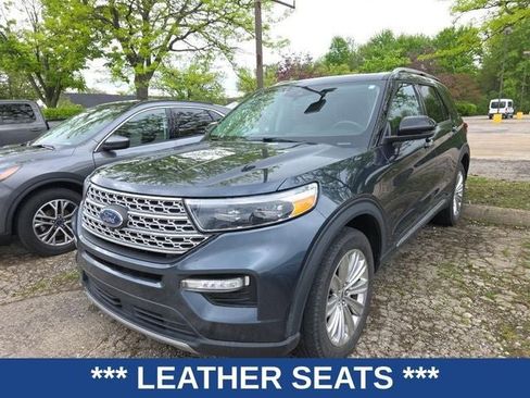 Used 2022 Ford Explorer Limited w/ Equipment Group 301A AWD/4WD image 3
