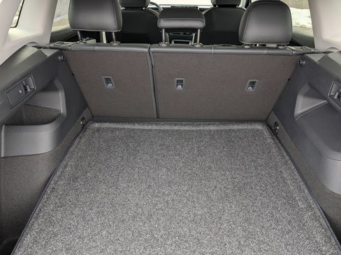 New 2026 Volkswagen Tiguan SE image 6