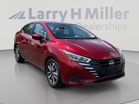 Used 2025 Nissan Versa SV w/ Trunk Package FWD image 7