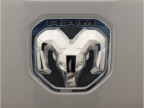 Used 2019 RAM 1500 Big Horn AWD/4WD image 4