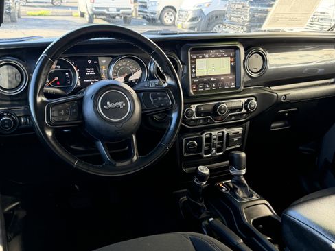 Certified 2022 Jeep Gladiator Sport image 28